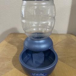 Petmate Food Dispenser/Feeder