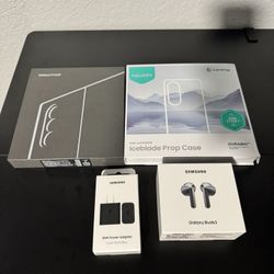 Samsung Galaxy Z Fold 7 512 GB Unlocked / Samsung Earbuds/  Samsung Fast Charger / Dust Proof Case 