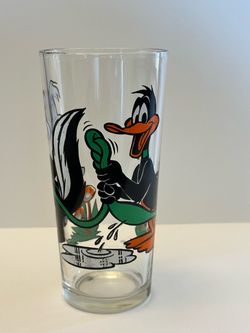 Looney Tunes Daffy Duck Pepe Le Pew Glass 1976 Pepsi