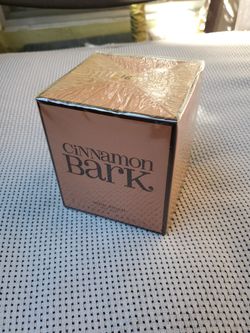 Henri Bendel New York Cinnamon Bark 9.4 OZ Scented Jar Candle