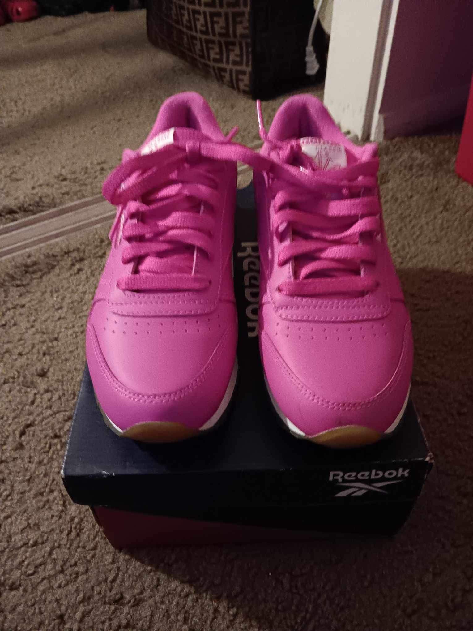 Women Reebok Classics Pink