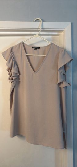 Size M Blush Ruffle Sleeve V-Neck Blouse