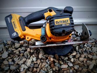 DeWalt 20V MAX Cordless Circular Saw w/ 5Ah Battery