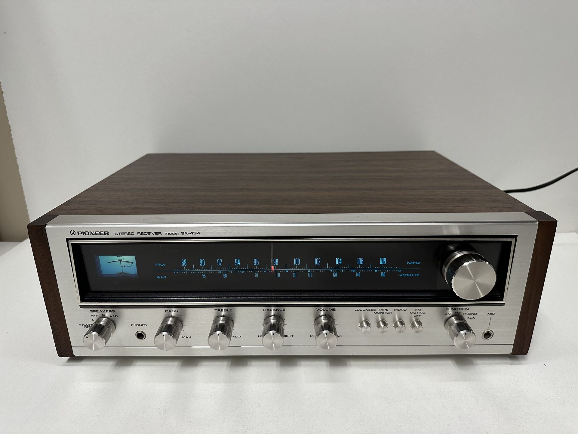 Vintage Pioneer SX-434 Silver-face AM/FM Stereo Receiver - Tested, Beautiful Condition!