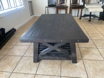 Beautiful Living Room Center Piece (solid Wood) W/ Gorgeous Dark Brown Finish