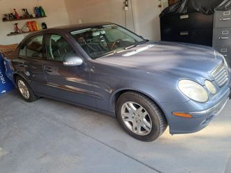 Mercedes Benz E320