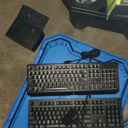 Razer Blackwidow Clicky Green Switches.