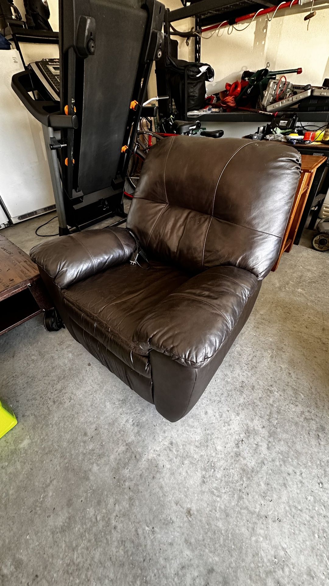 Brown Leather Recliner Armchair β Manual Recline | Comfortable & Stylish