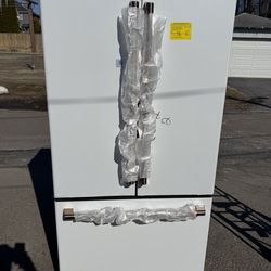 Cafe 23.1 cu. ft. Smart French Door Refrigerator with Internal Water Dispenser in Matte White, Counter Depth and ENERGY STAR