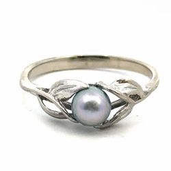 Woman’s Ladies 14k White Gold Pearl Like Ring Size 6 GP3077849