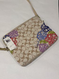 Coach Daisy Appliqué Signature C Tablet Crossbody Case f63818