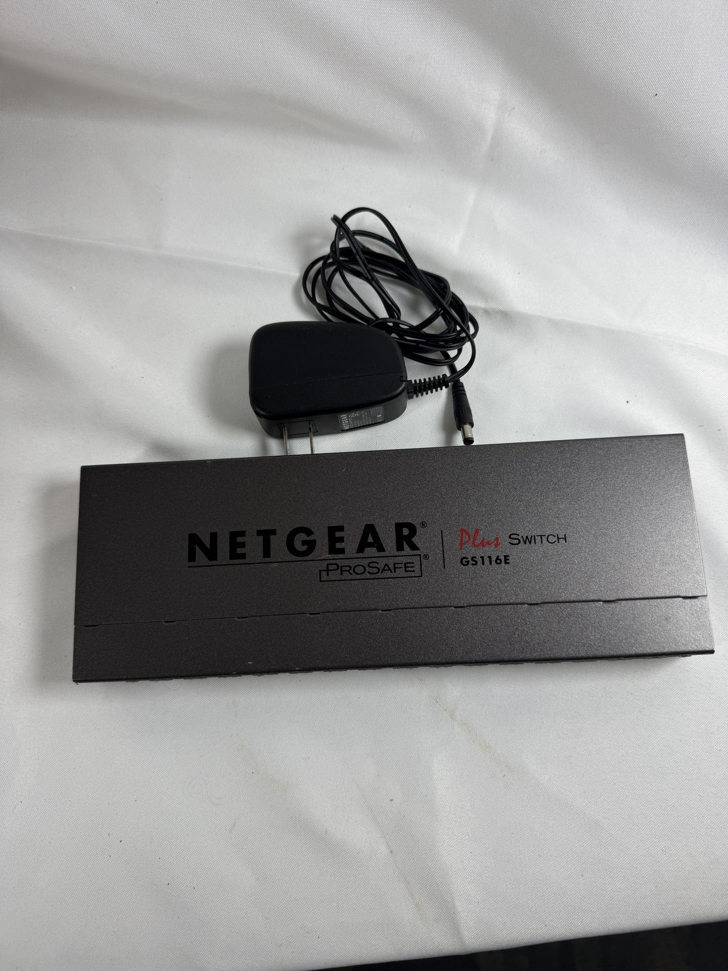 NETGEAR ProSAFE Plus GS116E 16-Port