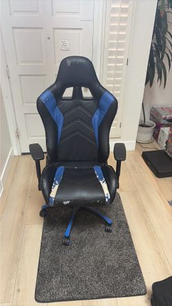 Free chair. Pick up in Penasquitos