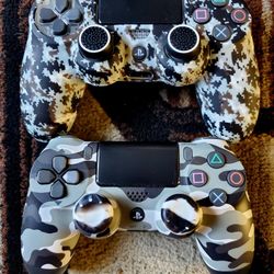 Custom PS4 Controllers 