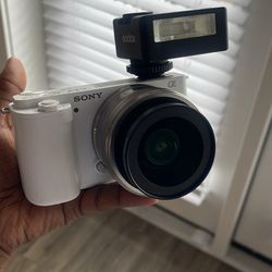 SONY ZV E10 BARELY USED 