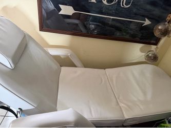 Esthetician / Facial / Tattoo Chair + Rolling Stool –