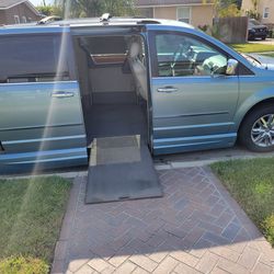 2009 Chrysler Town And Country Limited With Wheelchair Conversion 