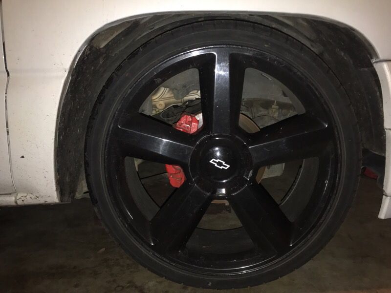 Ltz Tahoe 24 rims los cambio por unos dub ballers 24 color silver/ trade