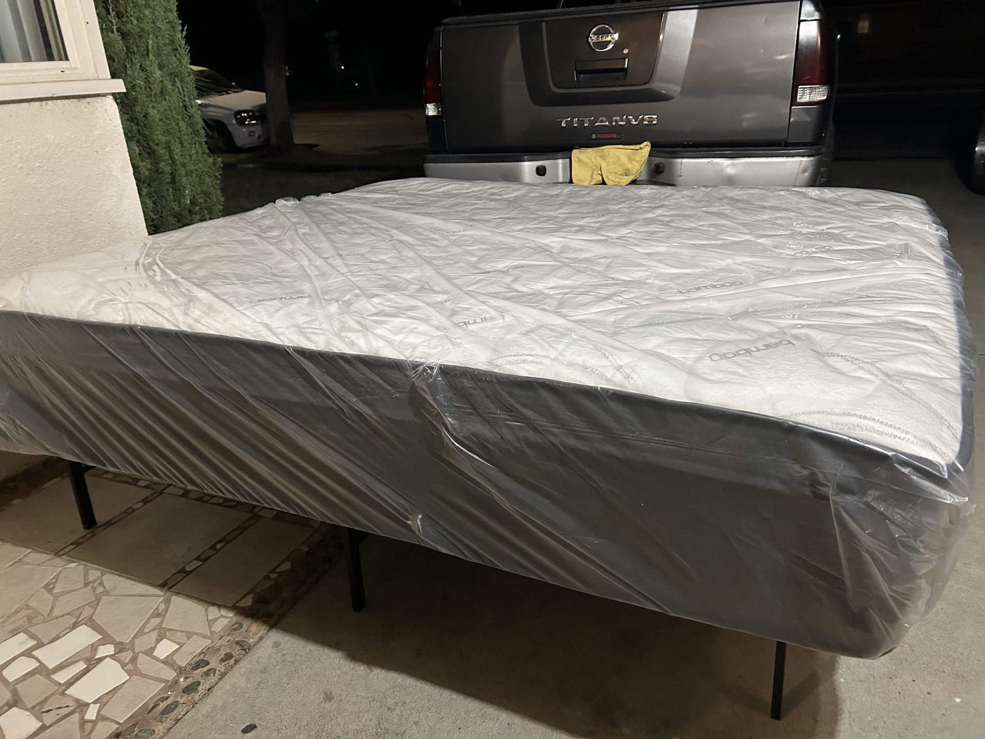 COLCHÓN NUEVO KING SIZE 14” DE GRUESO MEMORY FOAM CON RESORTES MARCA BAMBOO