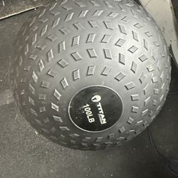 Titan Fitness 100 LB Rubber Tread Slam Ball