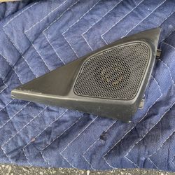 Accord Corner Speaker
