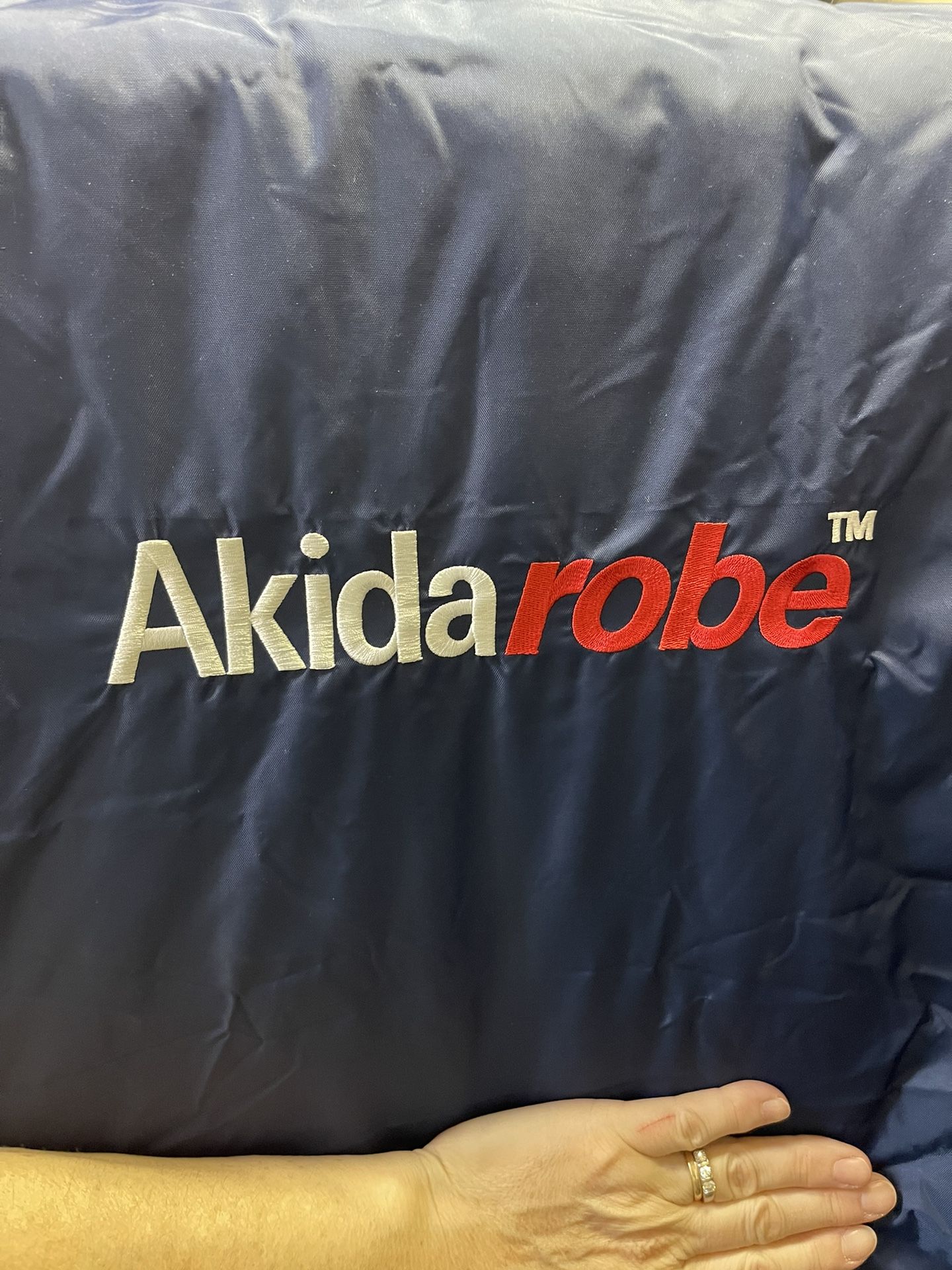 Akida oversized changing robe