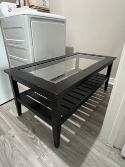 BLACK WOOD/GLASS COFFEE TABLE