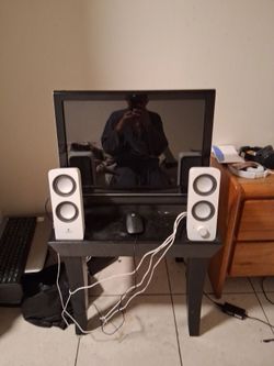 Hp touchsmart iq500 and Logitech speaker