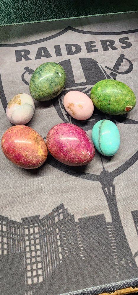 Bunch Of Quartz Collectable Eggs
