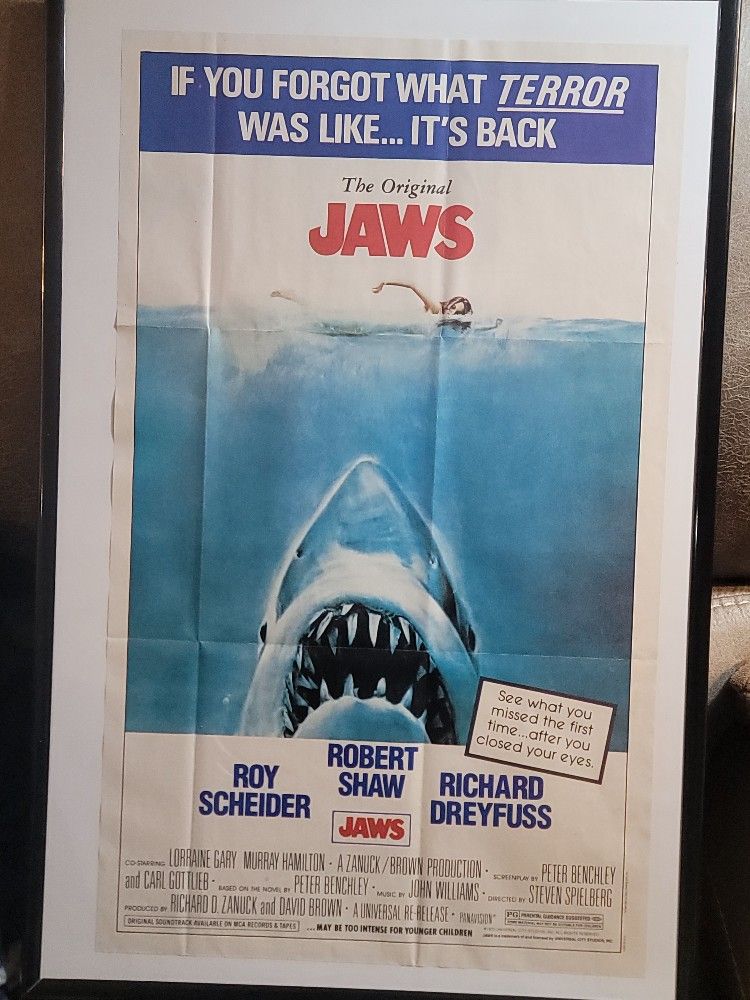 Vintage Jaws Movie Poster With Tshirt