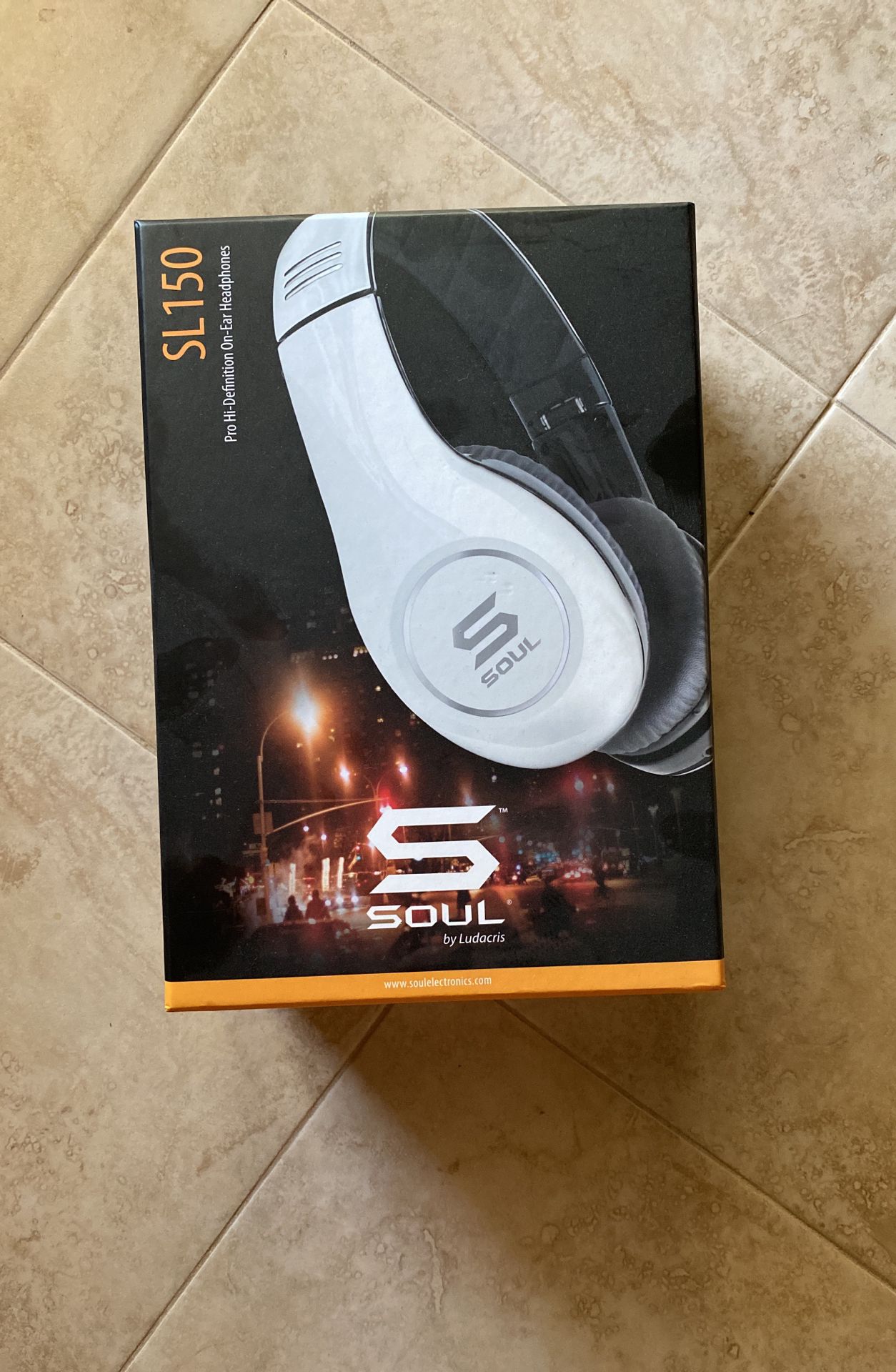 Soul by Ludacris SL150 Headphones (rare colorway) Beats