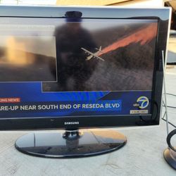 32 Inch Samsung TV with Antenna 