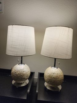 2 table lamps. H 18 inch