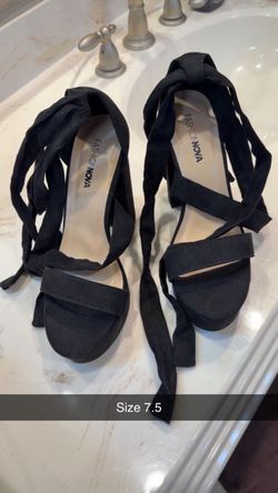 Fashion Nova Black Lace-Up Platform Heels – Size 7.5