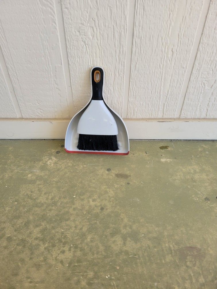 Dust Pan And Brush Set
