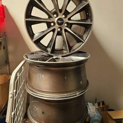 Ford Mustang rims/wheels 