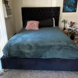 Bedroom Set- Queen Bedframe & Makeup Vanity 