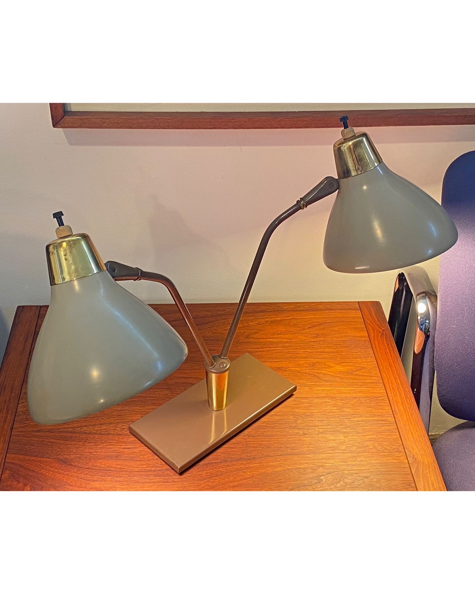 Vintage Art Deco dual cone metal desk lamp