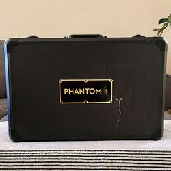 Phantom 4 Aluminum Carrying Case with Lock and Accessories
