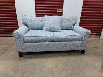 Lee Industries Blue Tweed Upholstered Loveseat - Rolled Arm Couch with Throw Pillow
