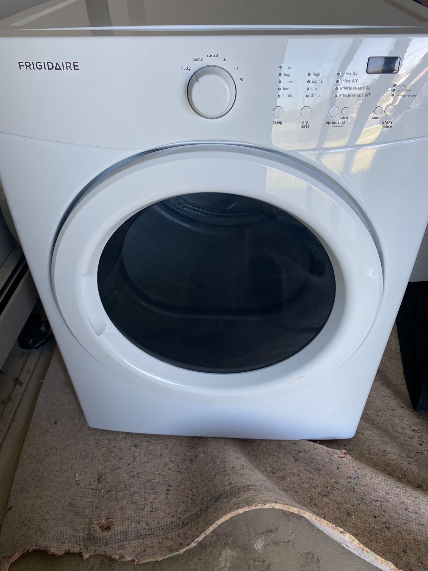 Electric dryer and washer but it needs a tumbler