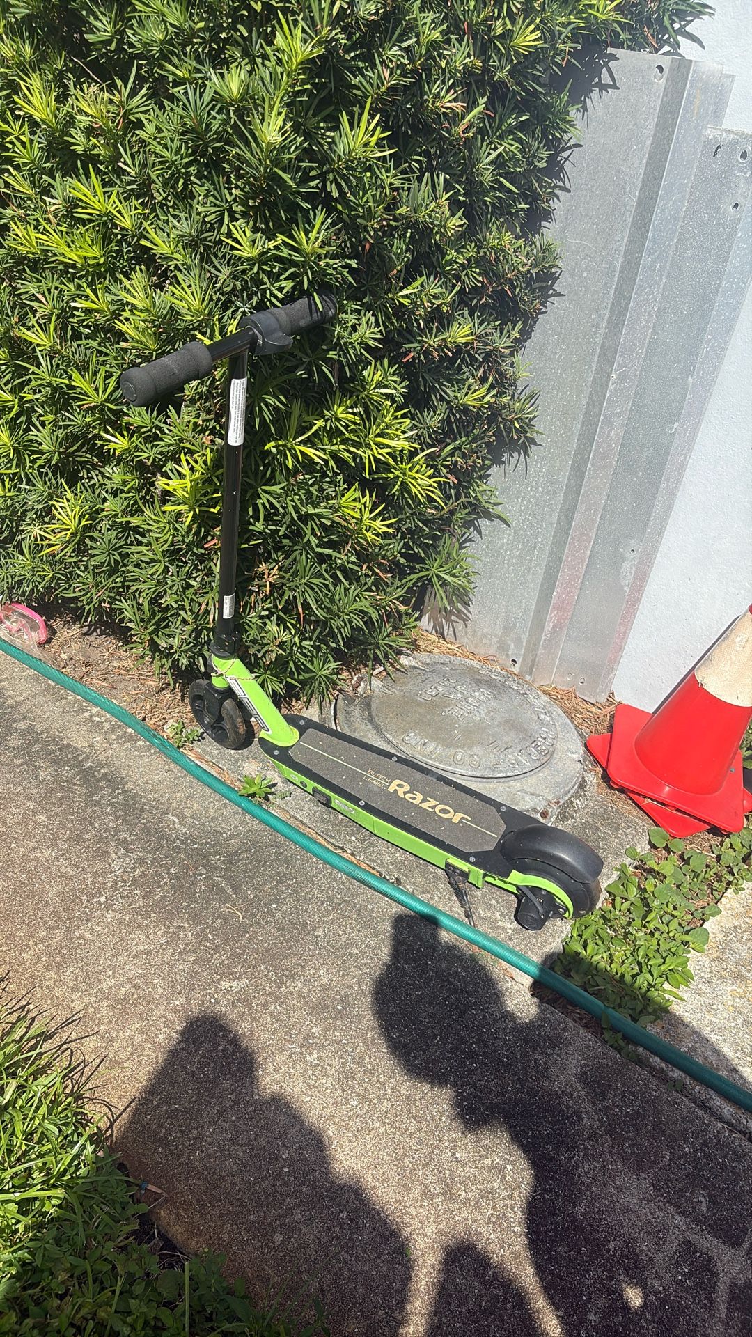 Razor Scooter — Like New, $100 OBO