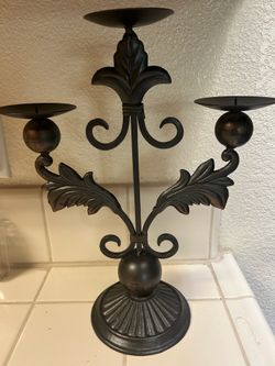 Iron Fleur Di li candle holder