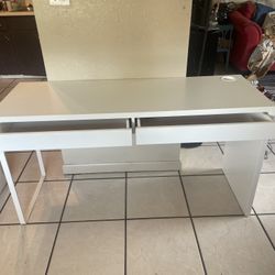 White Desk 
