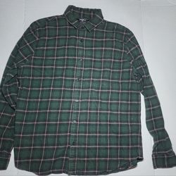 Forever 21 men's green and pink plaid flannel button-front shirt