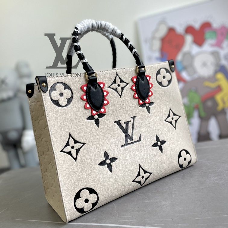 Louis Vuitton Onthego M45372 white bag 35x27x14cm for Sale in Laud