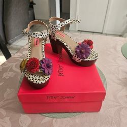 Michael Kor, Jessica  Simpson And Besty Johnson 