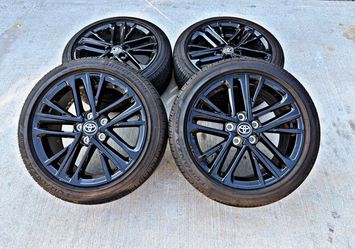 Toyota Camry 18 Wheels