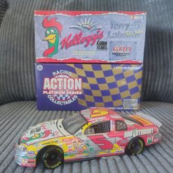 1998 Terry Labonte #5 Kellogg's ~ 600 Consecutive Starts ~ Action 1/24 Scale