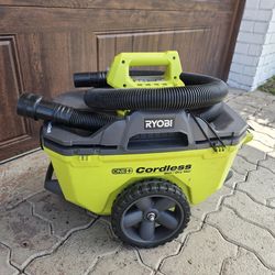 Vacuum Ryobi